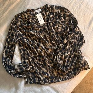 Evereve Leopard Print Blouse in Black and Brown